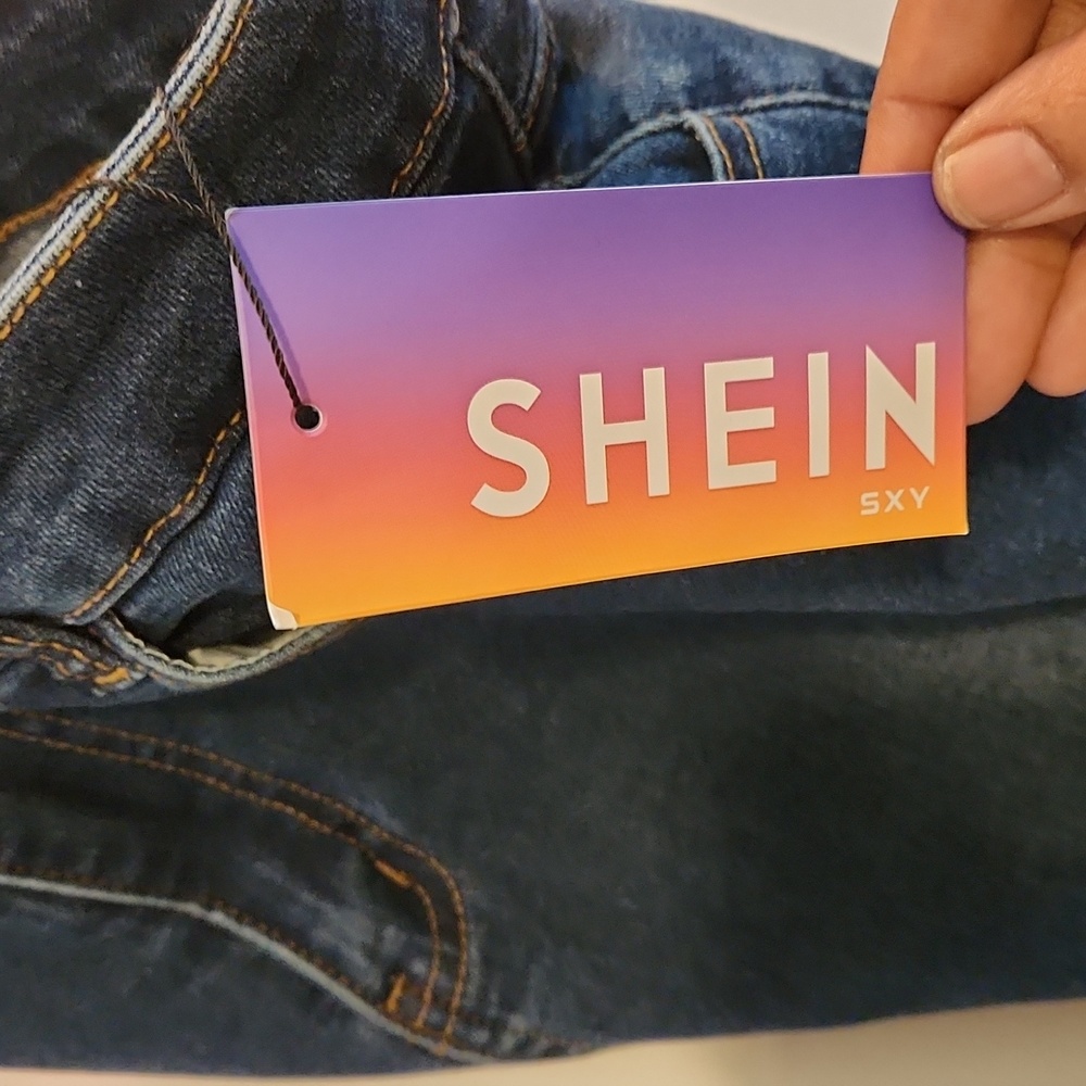 SHEIN Dark Blue Denim Skinny Jeans with Pink Heart Appliqués - Picture 3 of 3
